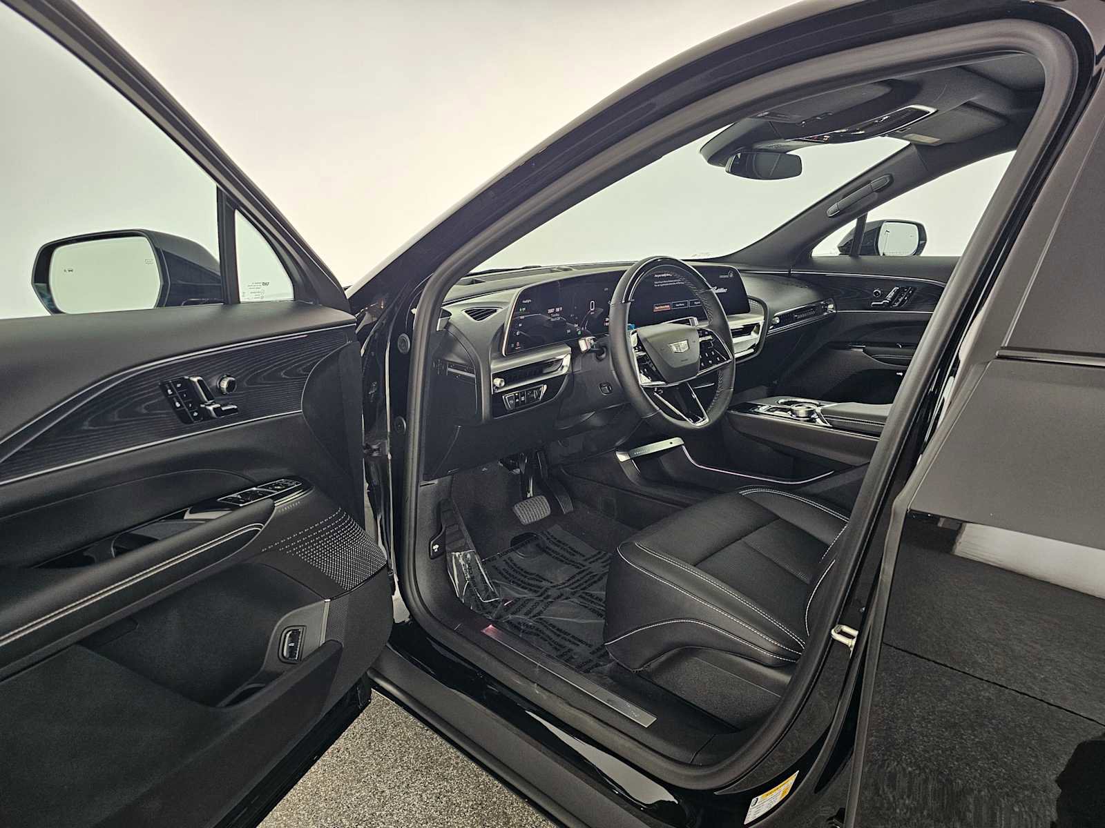 New 2026 Cadillac Lyriq Sport image 19