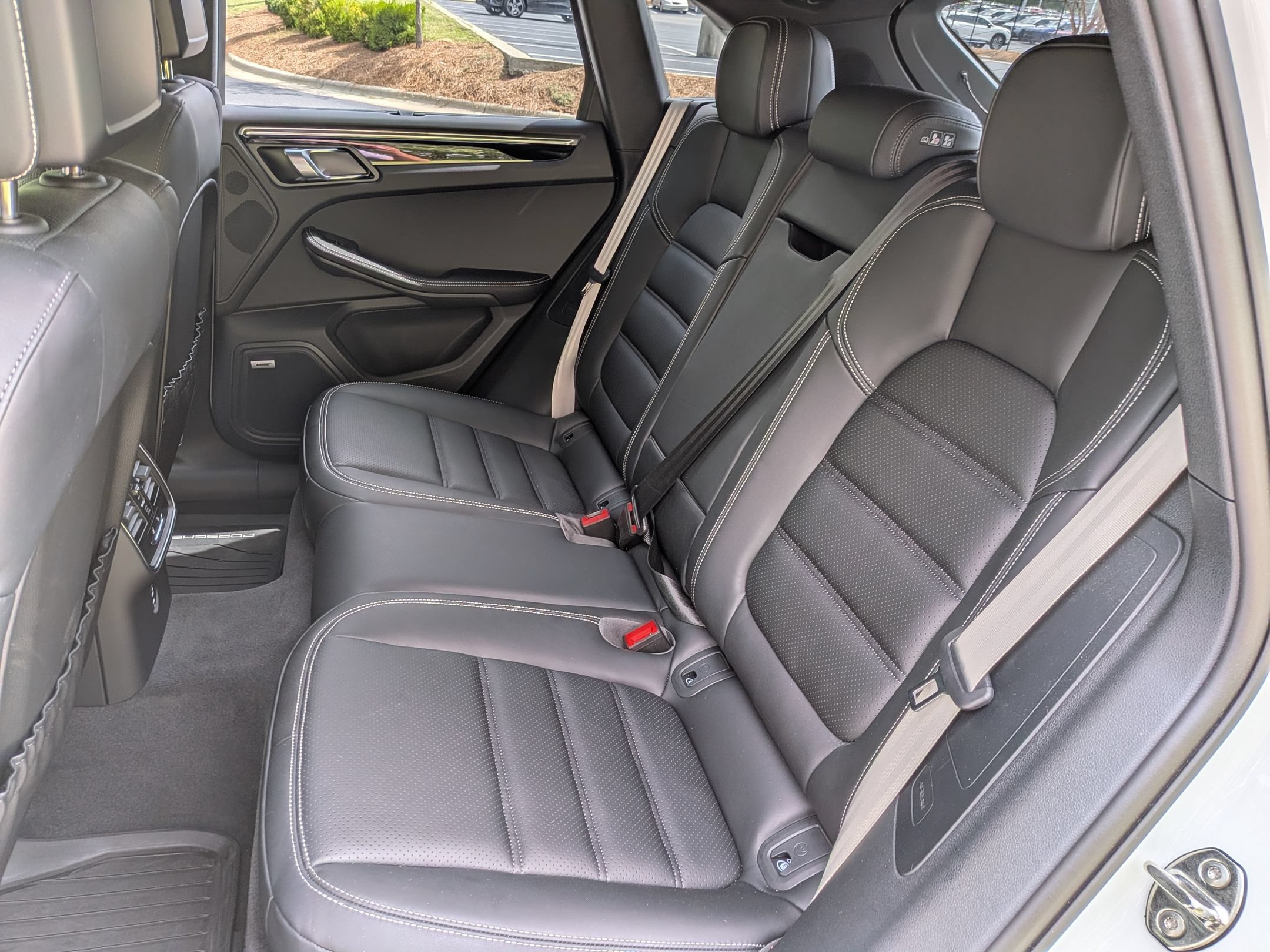 Certified 2025 Porsche Macan S AWD/4WD image 25