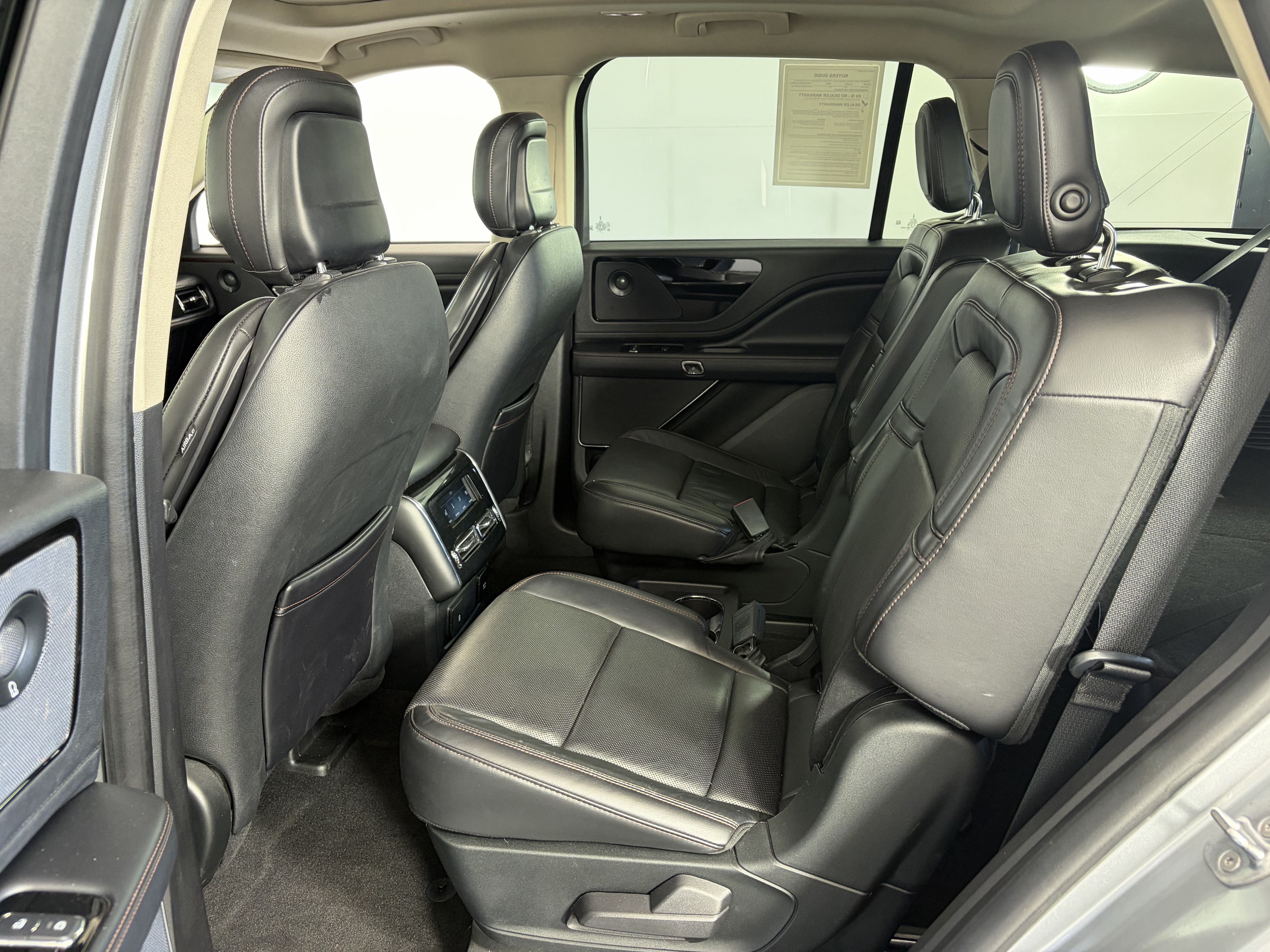Used 2020 Lincoln Aviator Grand Touring w/ Elements Package Plus AWD/4WD image 7