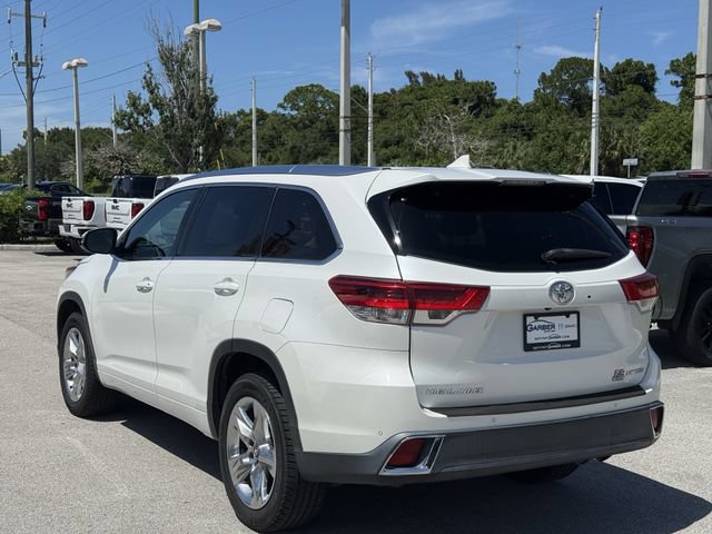 Used 2018 Toyota Highlander Limited FWD image 2
