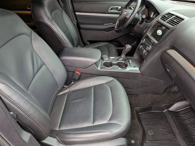 Used 2018 Ford Explorer XLT w/ Equipment Group 202A image 30