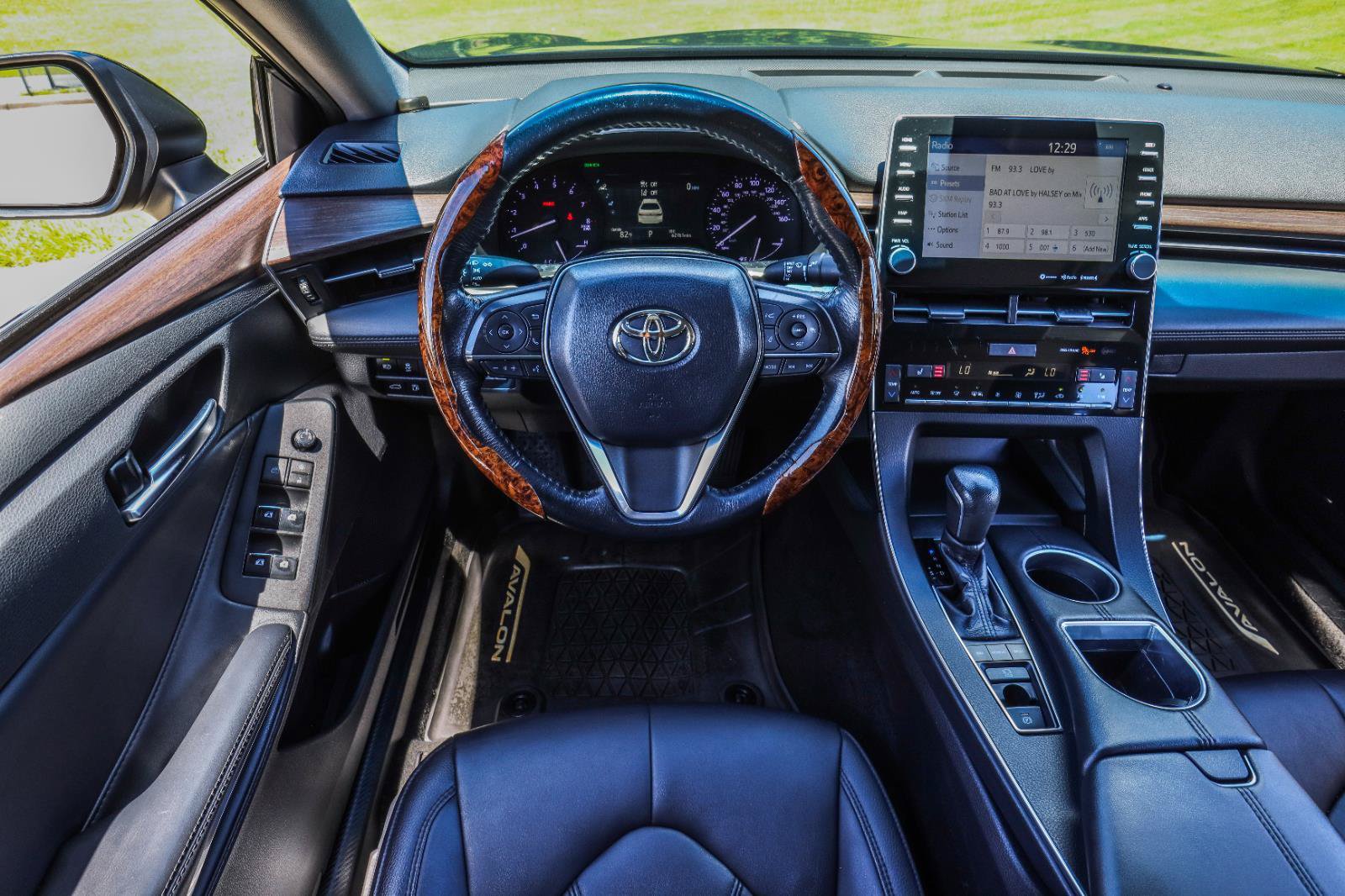 Used 2019 Toyota Avalon XLE w/ Moonroof Package FWD image 30