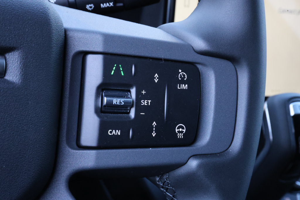 New 2026 Land Rover Defender 110 X-Dynamic SE AWD/4WD image 19