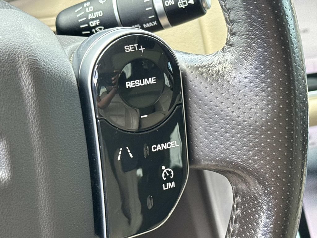 Used 2019 Land Rover Range Rover Sport HSE AWD/4WD image 26