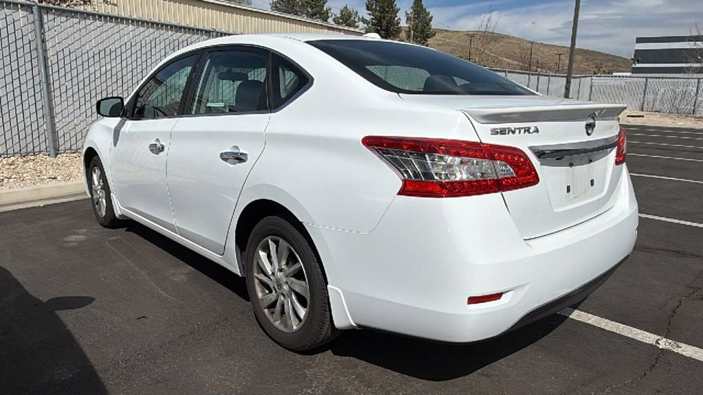 Used 2015 Nissan Sentra SV w/ Style Package image 3