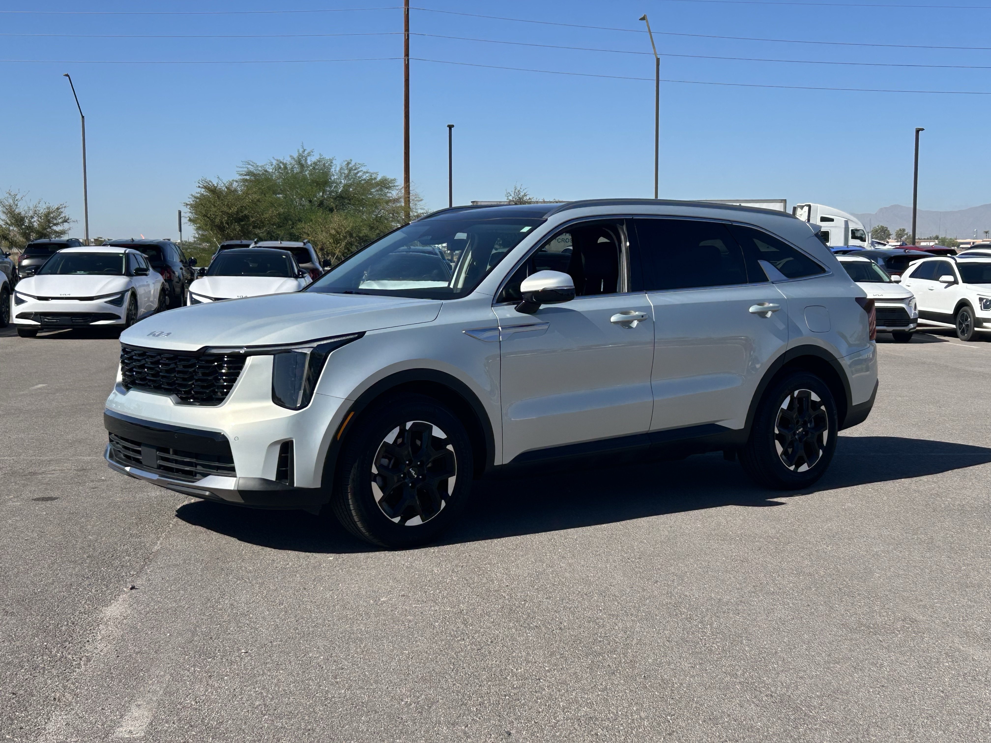 Certified 2026 Kia Sorento S w/ S Panoramic Sunroof Package FWD image 36