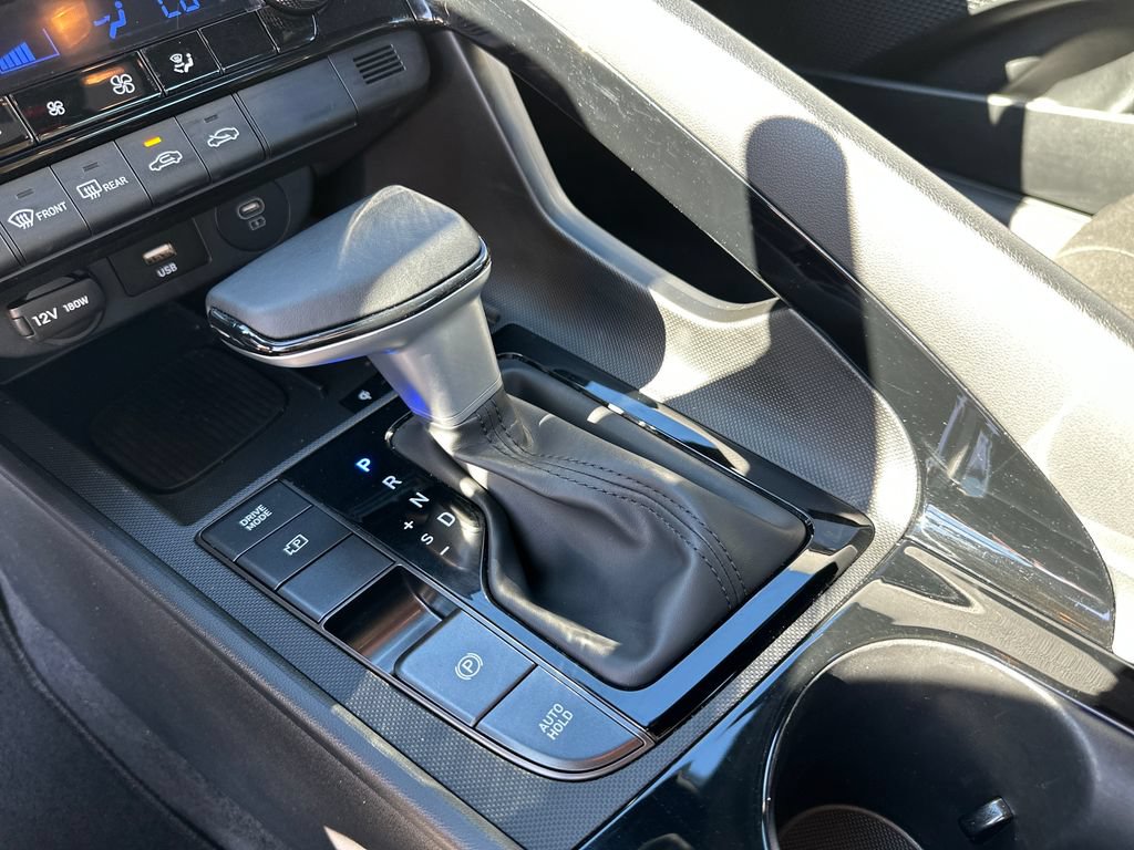 Certified 2025 Hyundai Elantra SEL FWD image 14