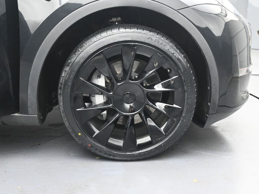 Used 2023 Tesla Model Y Long Range image 20
