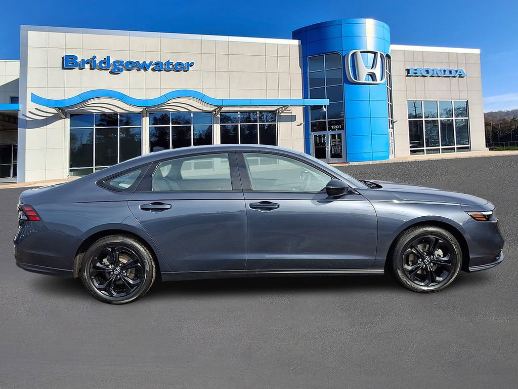 Used 2025 Honda Accord SE image 7