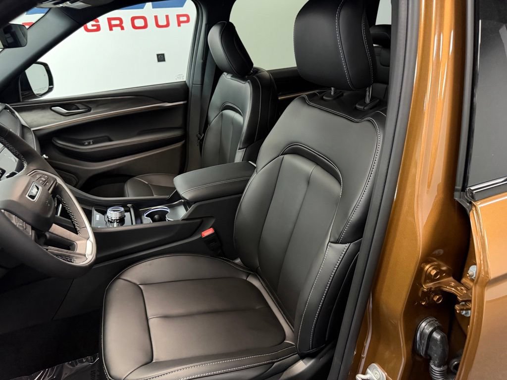 New 2026 Jeep Grand Cherokee Limited AWD/4WD image 16