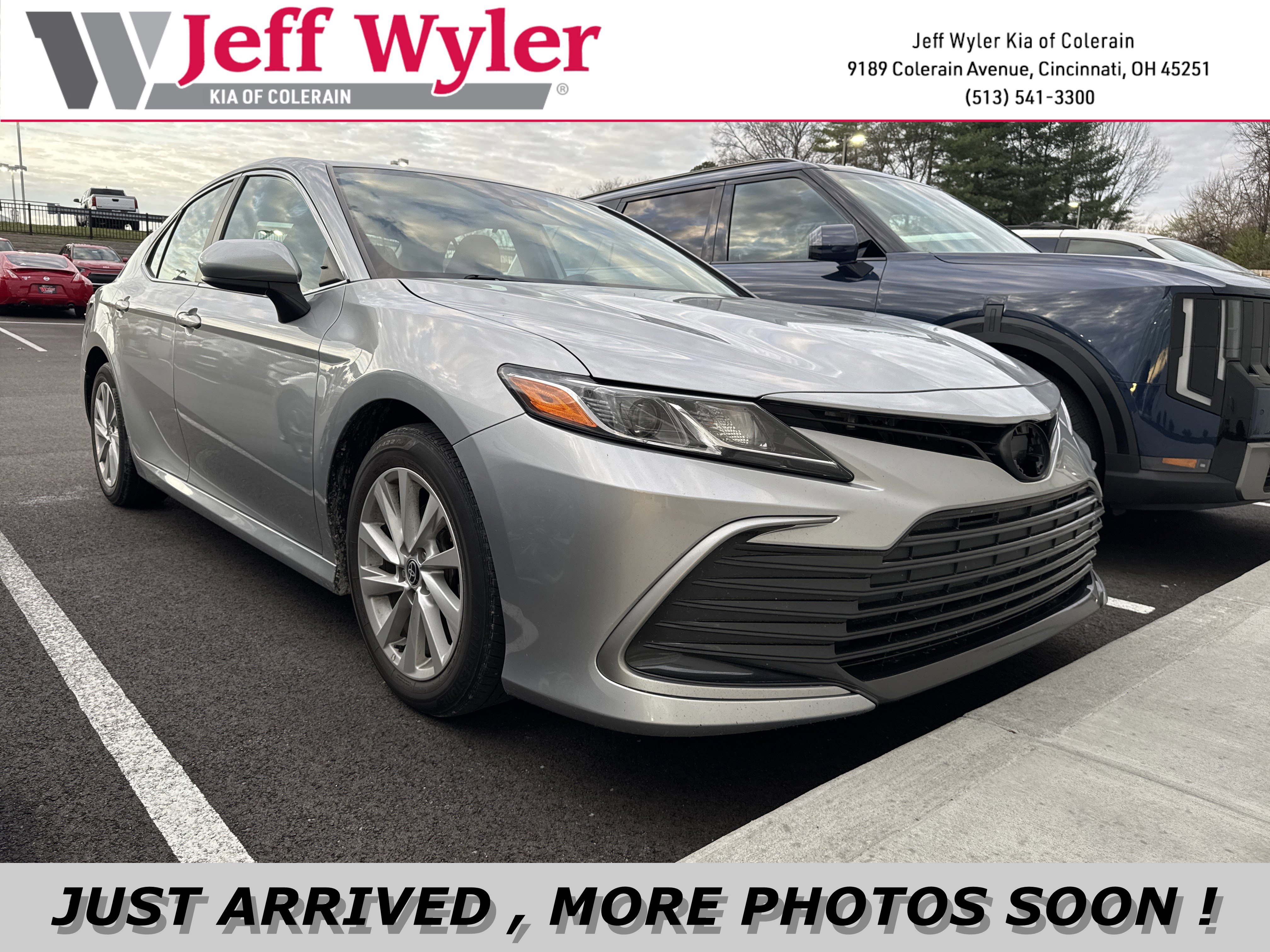 Used 2022 Toyota Camry LE image 1
