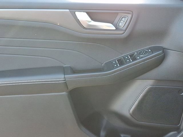 New 2026 Ford Escape SE FWD image 8