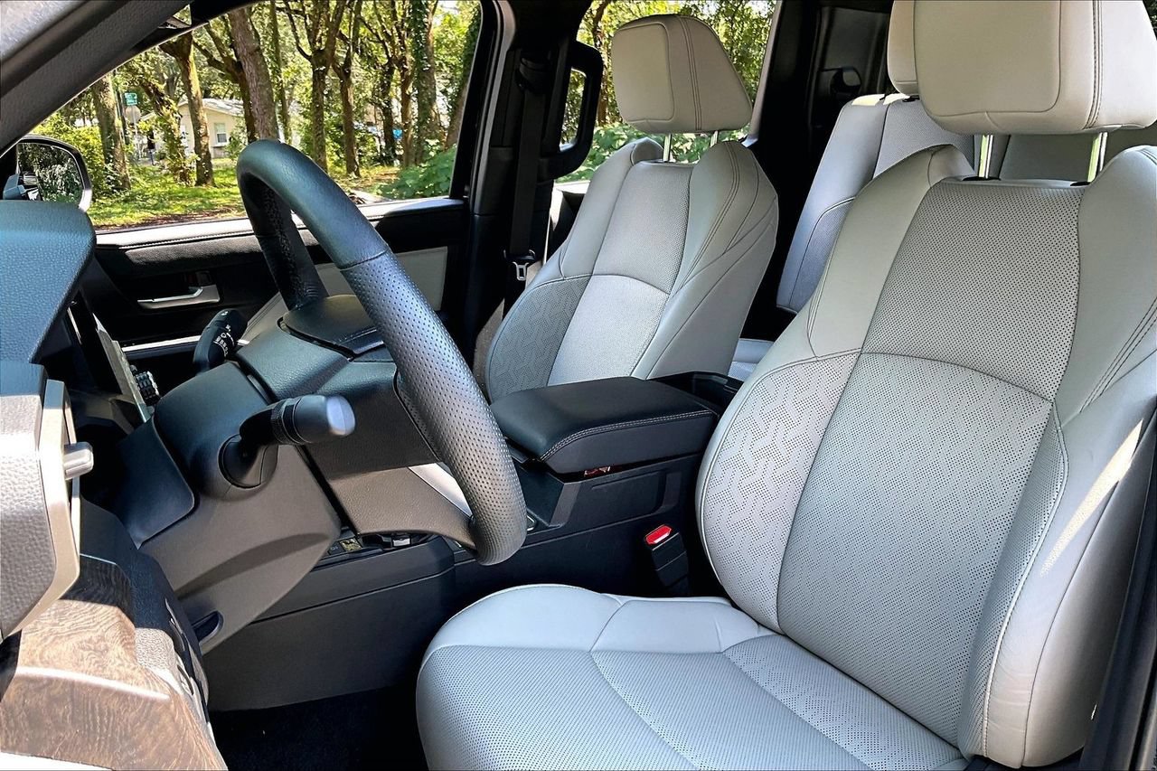 Used 2024 Toyota Tacoma Limited AWD/4WD image 18