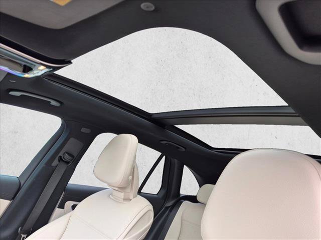 Used 2024 Mercedes-Benz GLC 300 4MATIC image 12