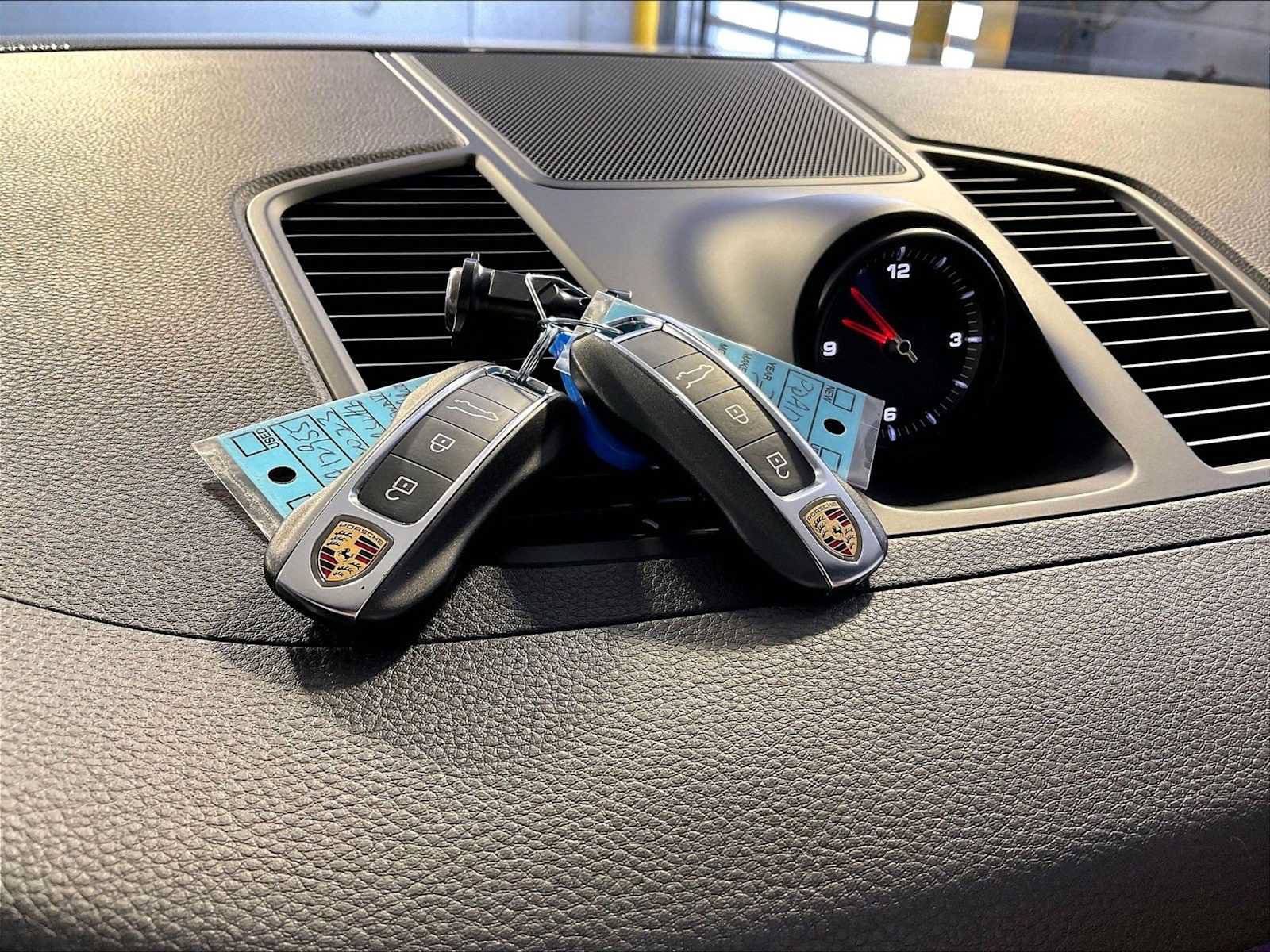 Certified 2023 Porsche Cayenne Platinum Edition AWD/4WD image 21