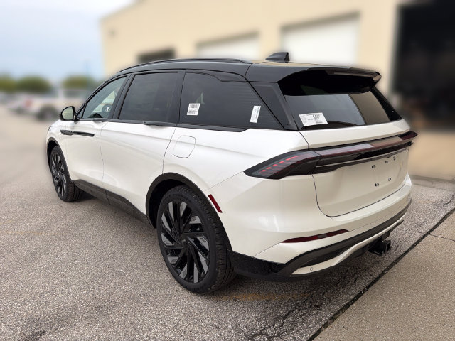 New 2026 Lincoln Nautilus Reserve AWD/4WD image 9