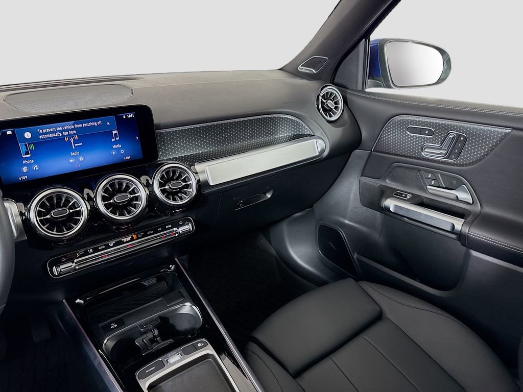 Used 2024 Mercedes-Benz GLB 250 4MATIC image 23