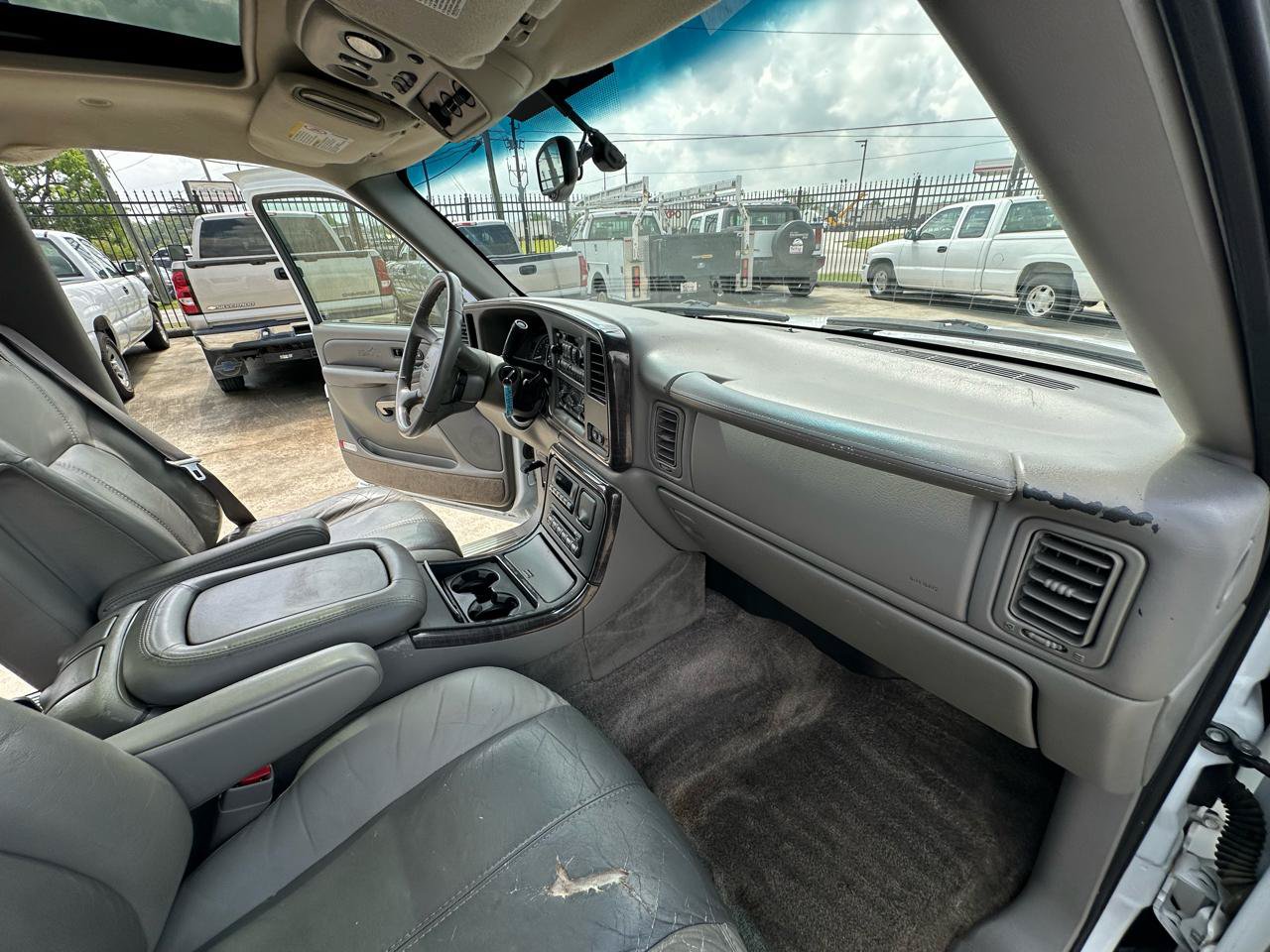 Used 2002 GMC Yukon XL Denali AWD/4WD image 42