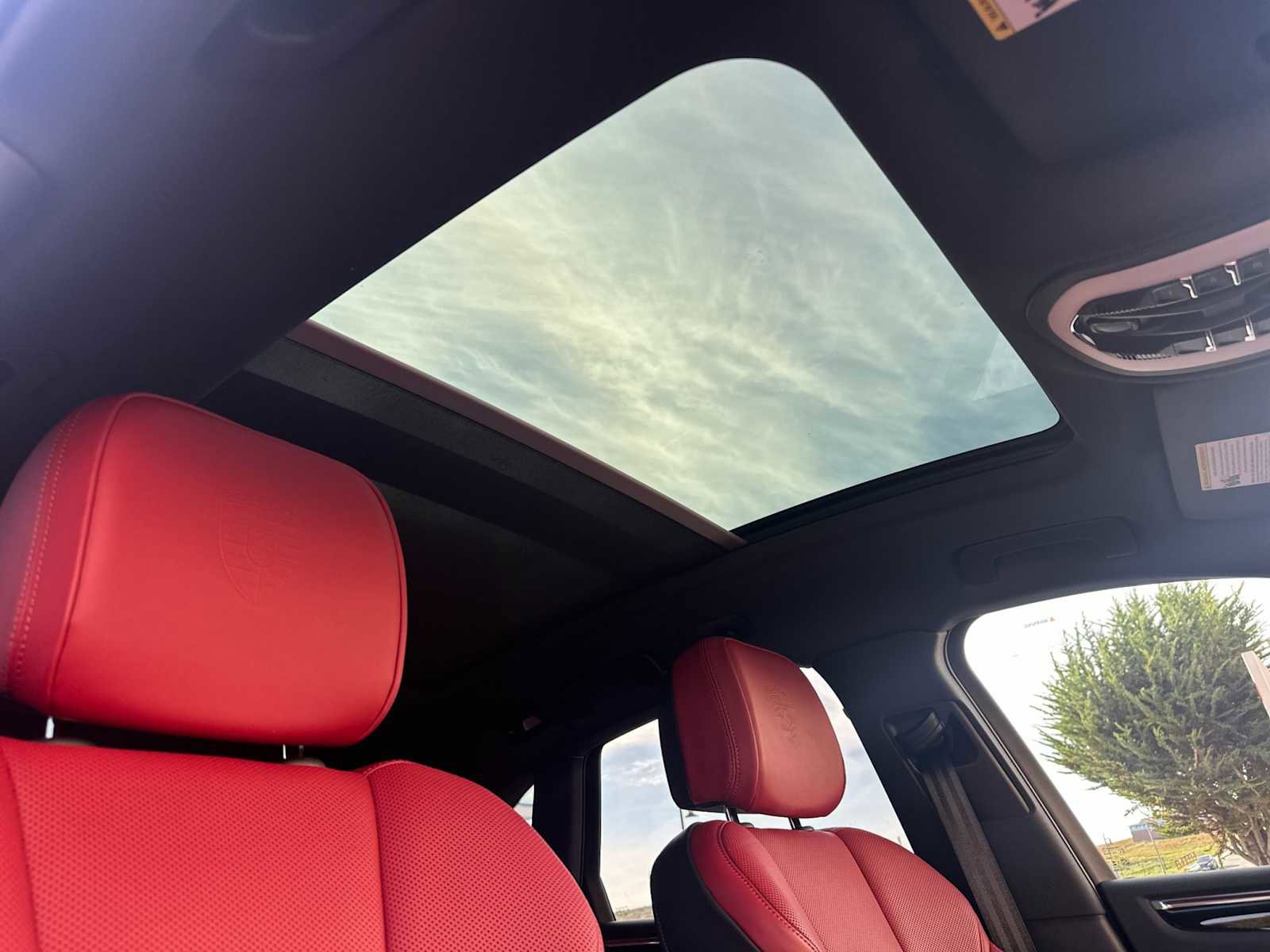 Used 2025 Porsche Macan Turbo image 17