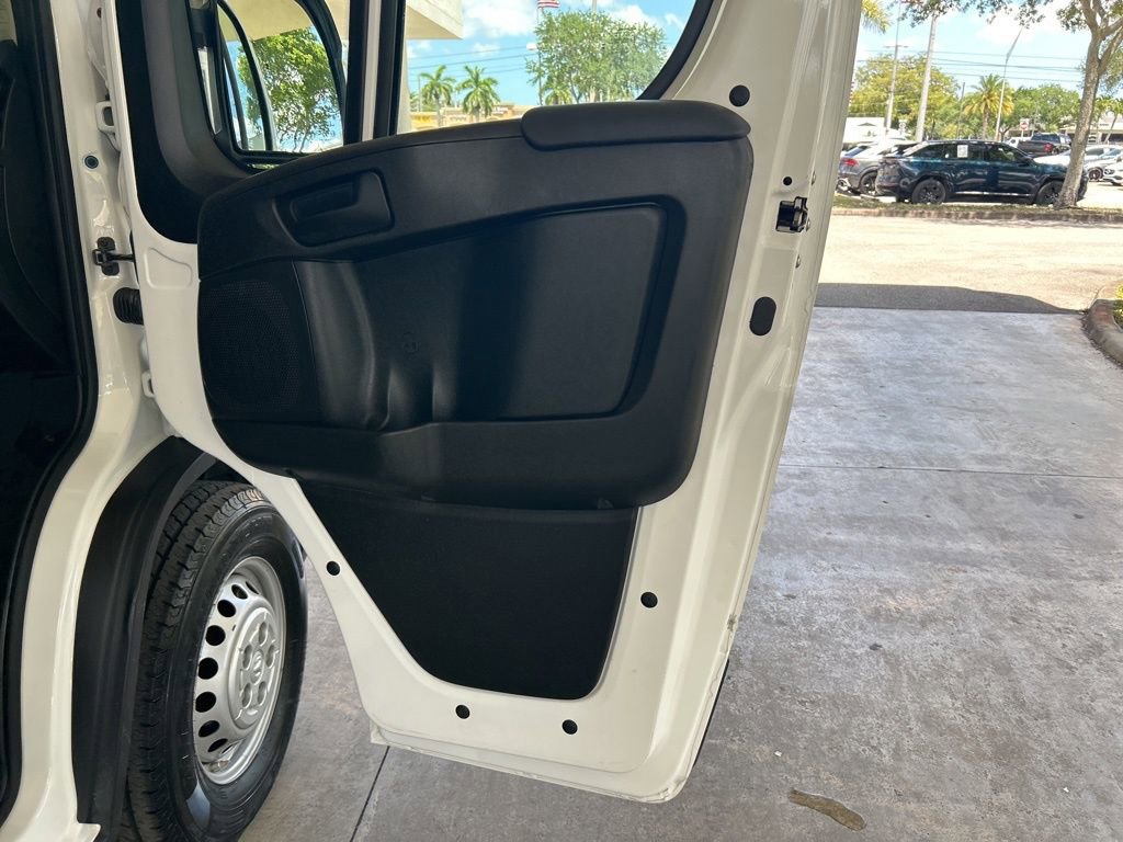 Used 2025 RAM ProMaster 2500 w/ Convenience Group FWD image 24
