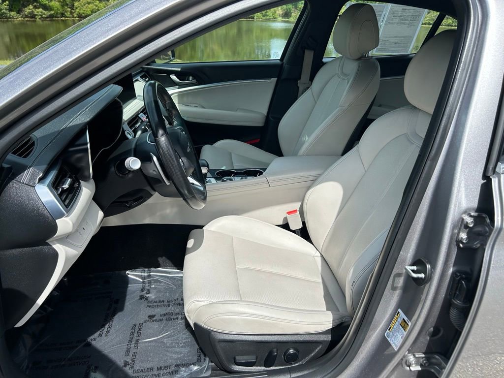 Used 2024 Genesis G70 2.5T image 14