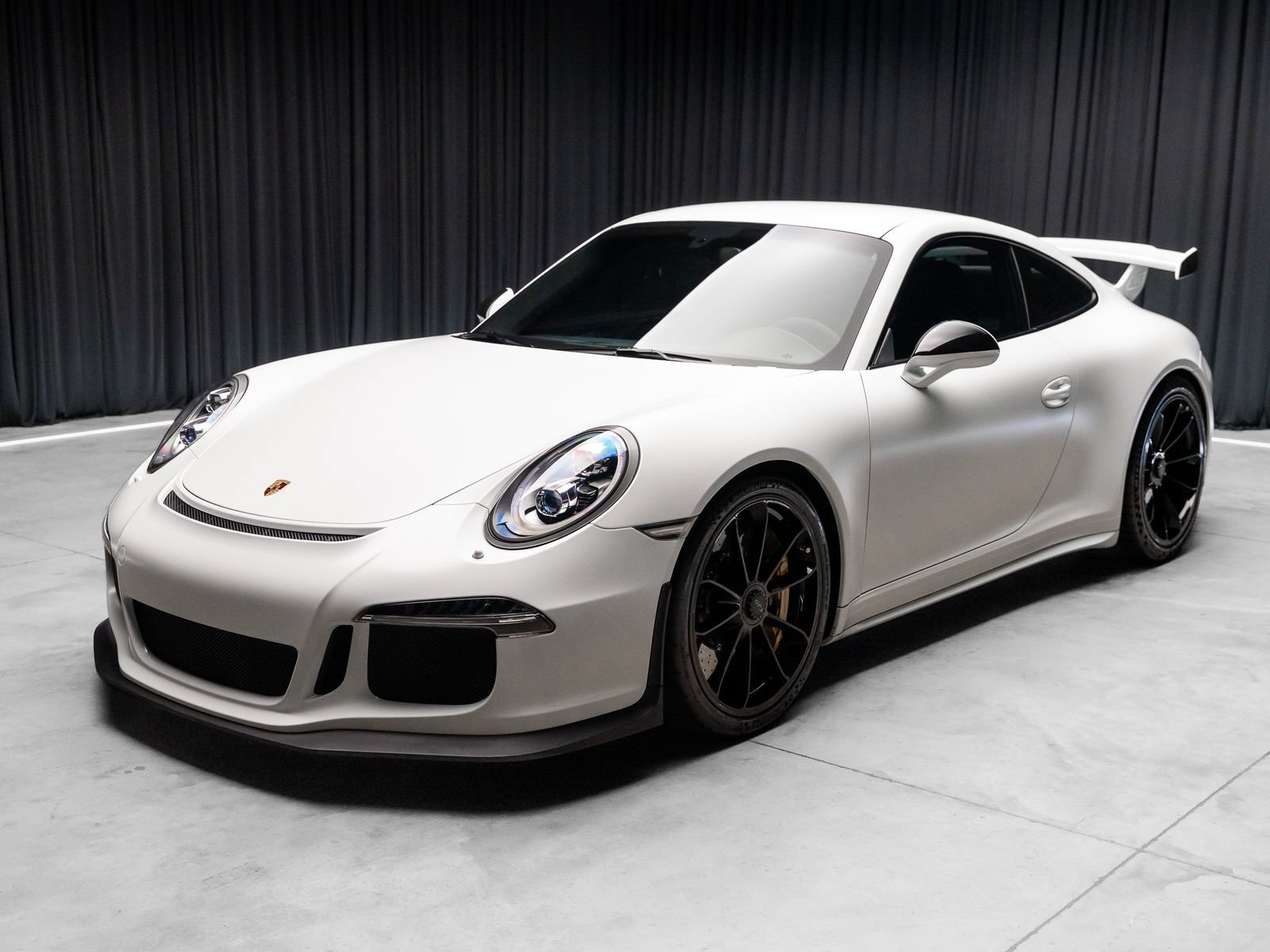 Used 2015 Porsche 911 GT3 w/ Sound Package Plus RWD image 23