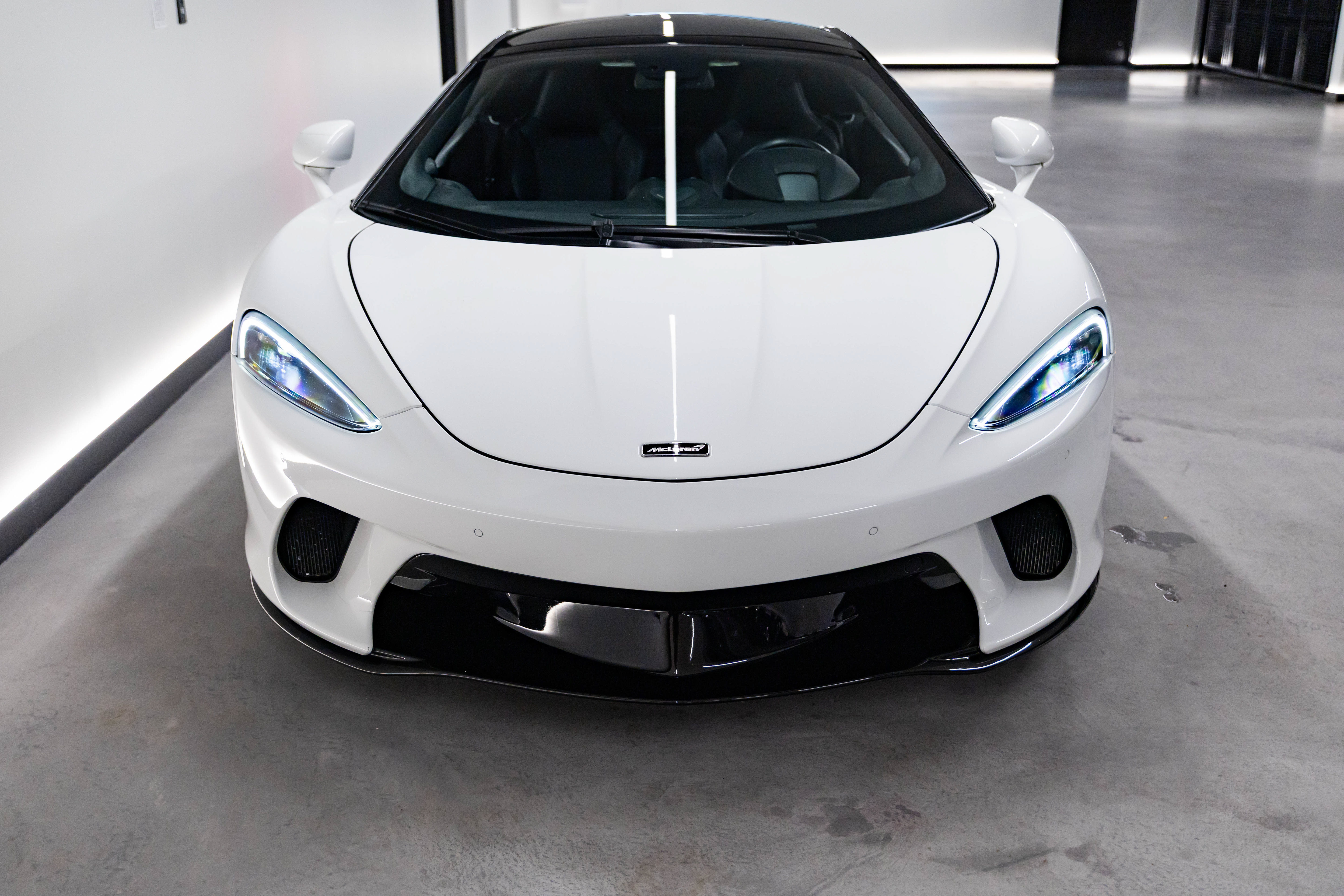 Used 2020 McLaren GT RWD image 29