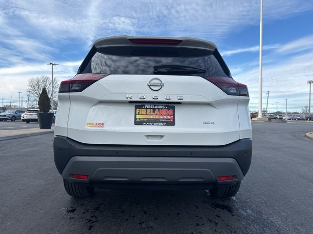 Used 2023 Nissan Rogue S image 6