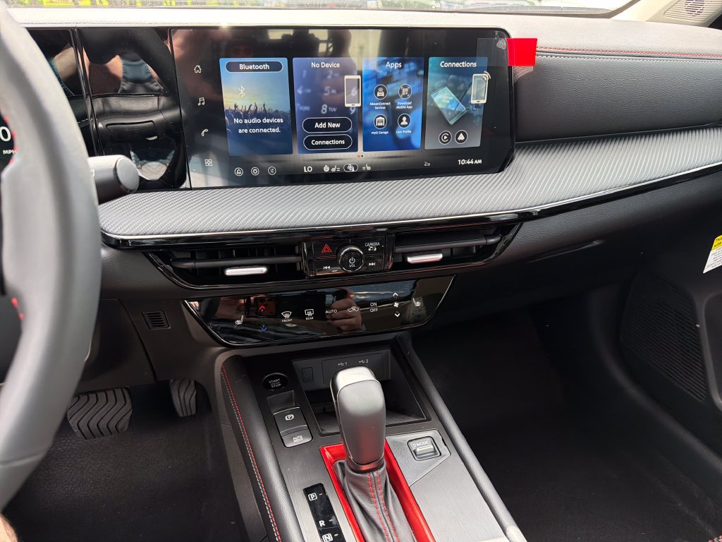 New 2026 Nissan Kicks SR w/ SR Premium Package FWD image 25