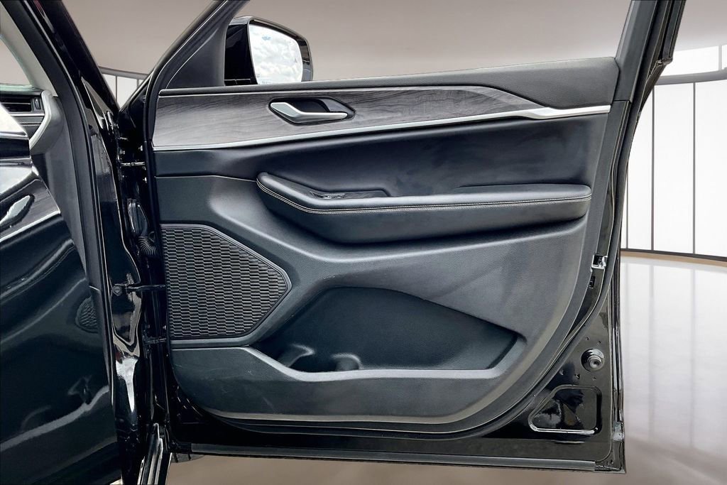 Used 2020 Jeep Grand Cherokee High Altitude AWD/4WD image 18