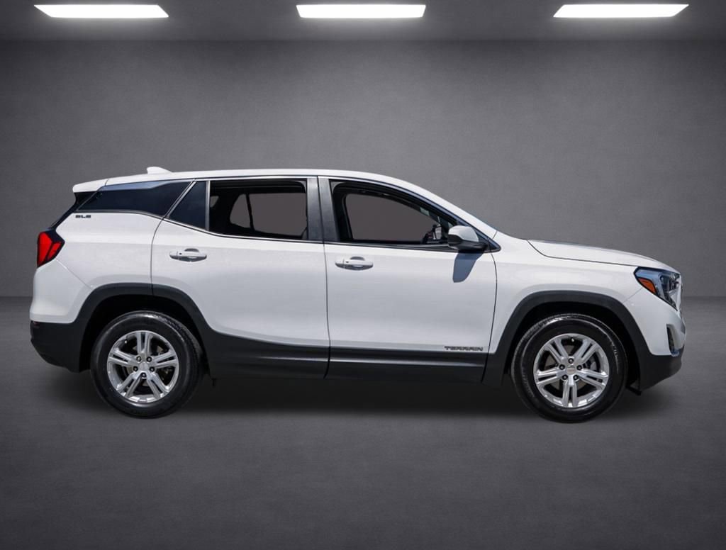 Used 2021 GMC Terrain SLE image 3