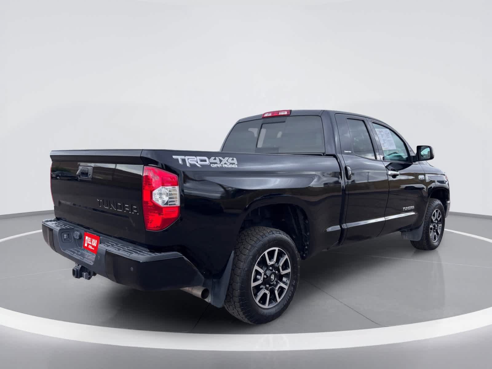 Used 2021 Toyota Tundra Limited w/ Limited Premium Package AWD/4WD image 6