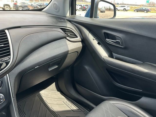 Used 2019 Chevrolet Trax LT w/ LT Convenience Package image 29