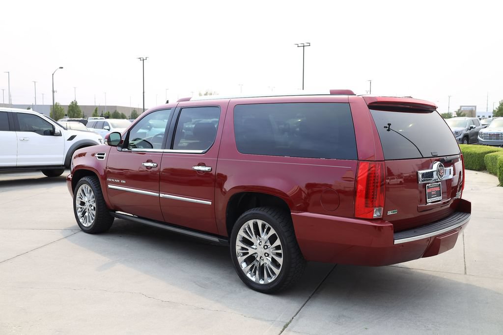 Used 2011 Cadillac Escalade ESV Premium AWD/4WD image 4