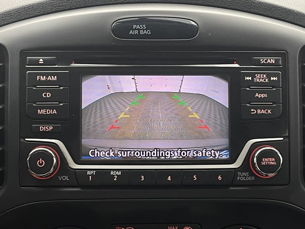 Used 2015 Nissan Juke S FWD image 4