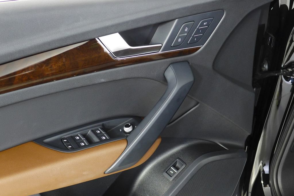 Used 2019 Audi Q5 2.0T Premium w/ Convenience Package image 12