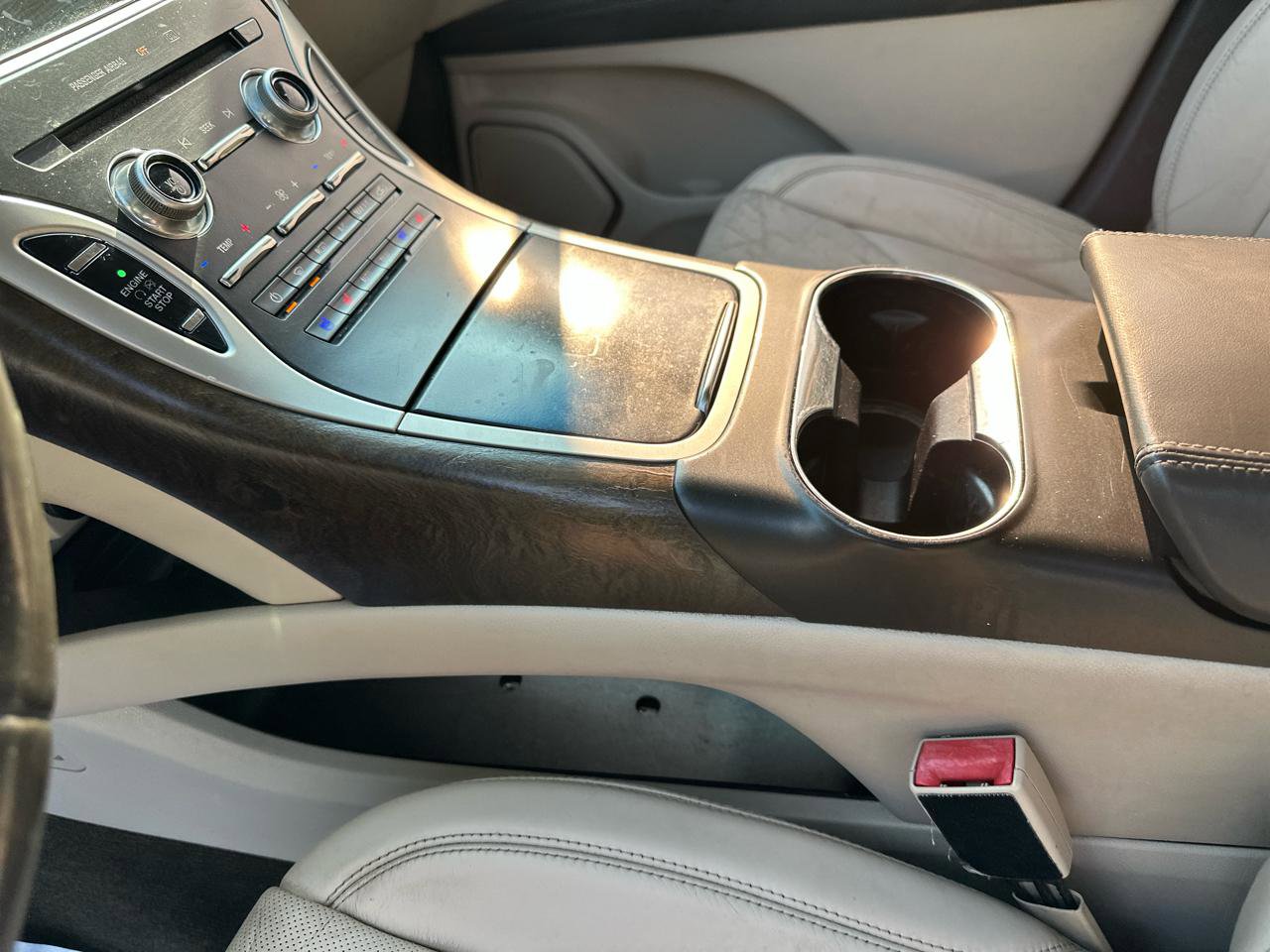 Used 2016 Lincoln MKX Reserve w/ Climate Package image 30