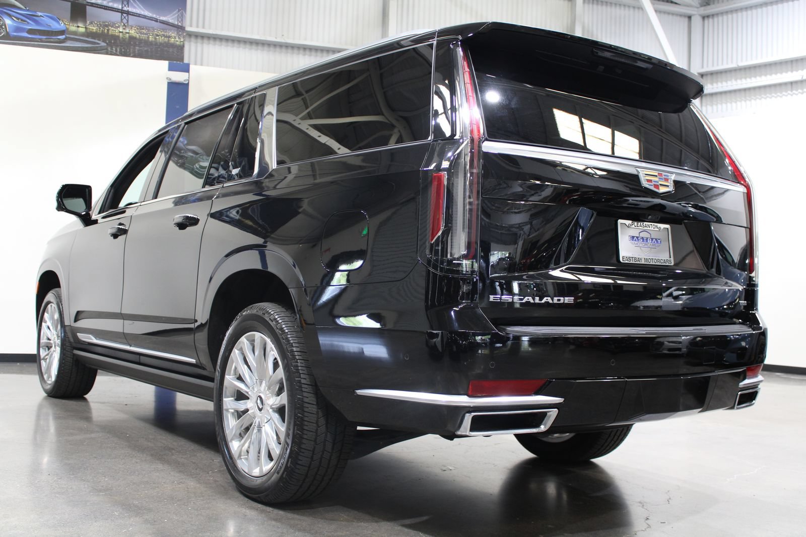 Used 2023 Cadillac Escalade ESV Premium Luxury w/ Performance Package AWD/4WD image 10