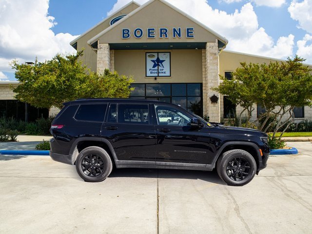 Used 2025 Jeep Grand Cherokee L Laredo image 6