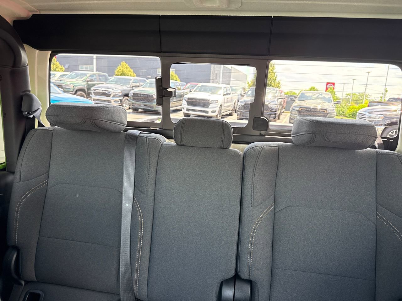 Used 2025 Jeep Gladiator Sport AWD/4WD image 24