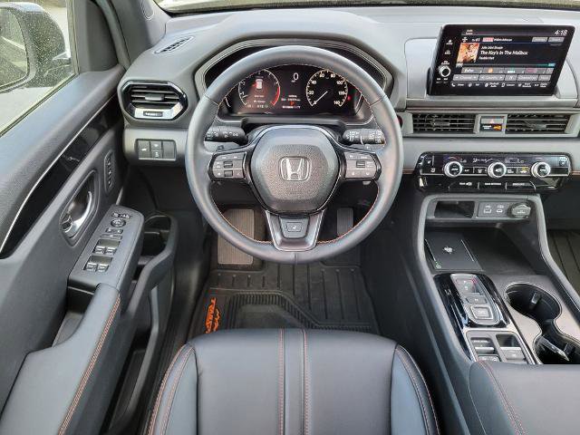 Used 2025 Honda Pilot TrailSport image 20