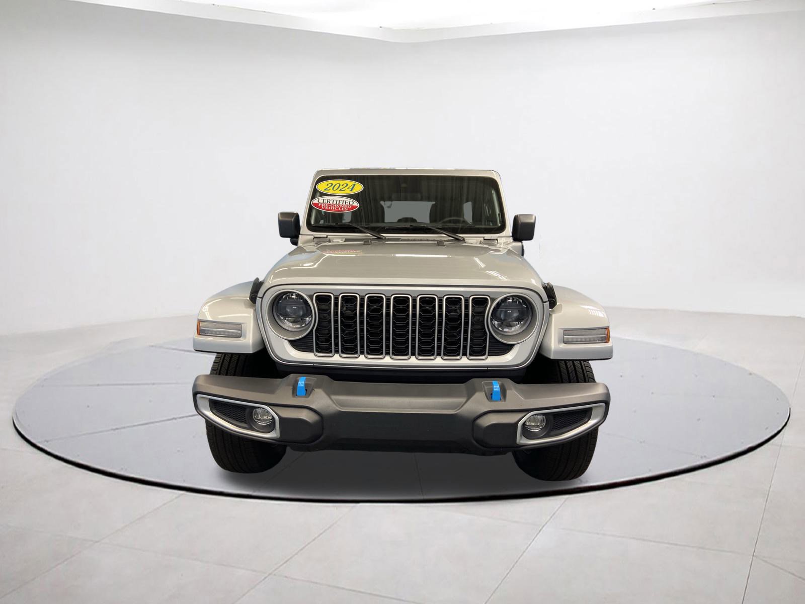 Used 2024 Jeep Wrangler Sahara image 2