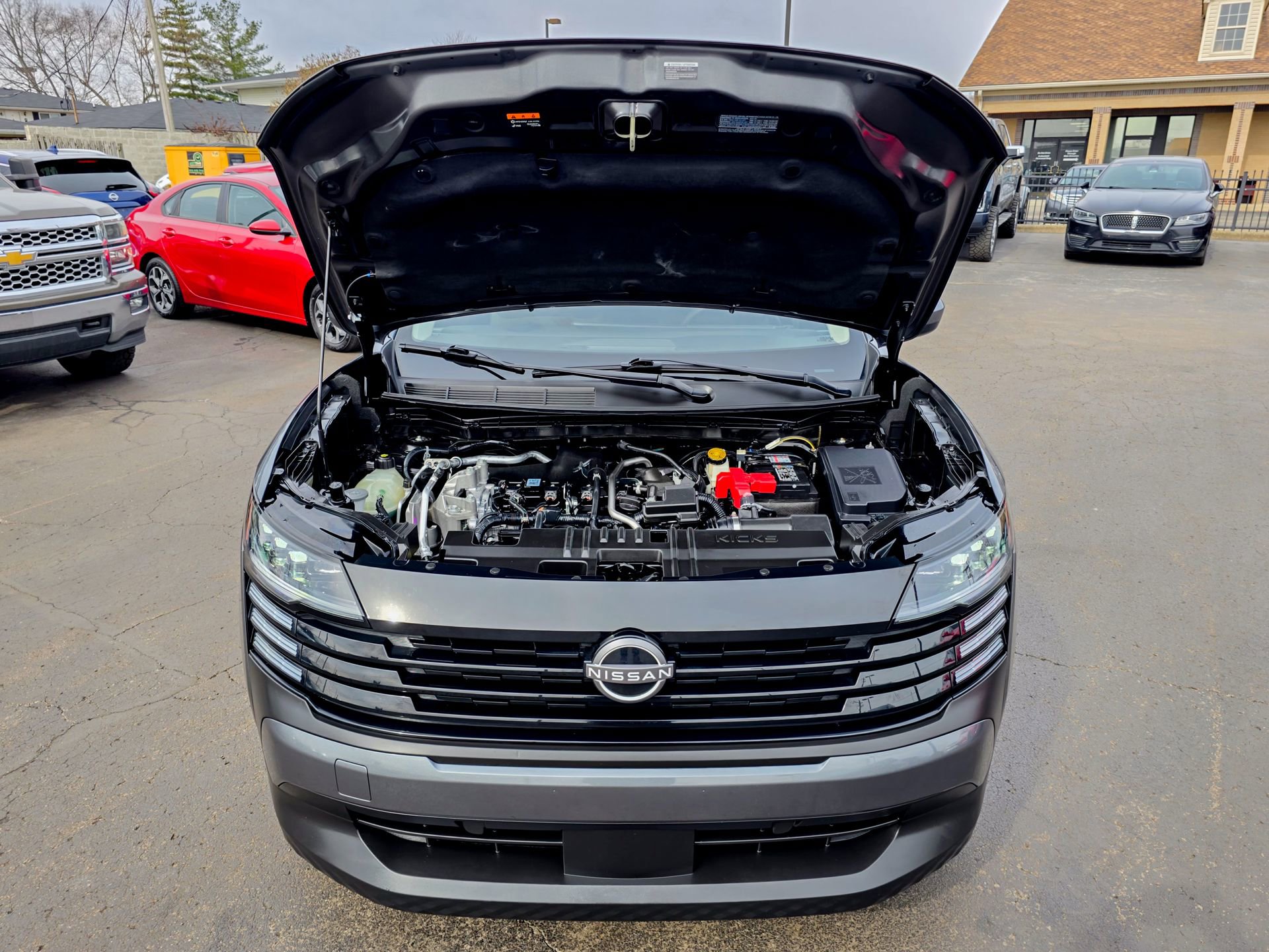 Used 2025 Nissan Kicks SV image 32