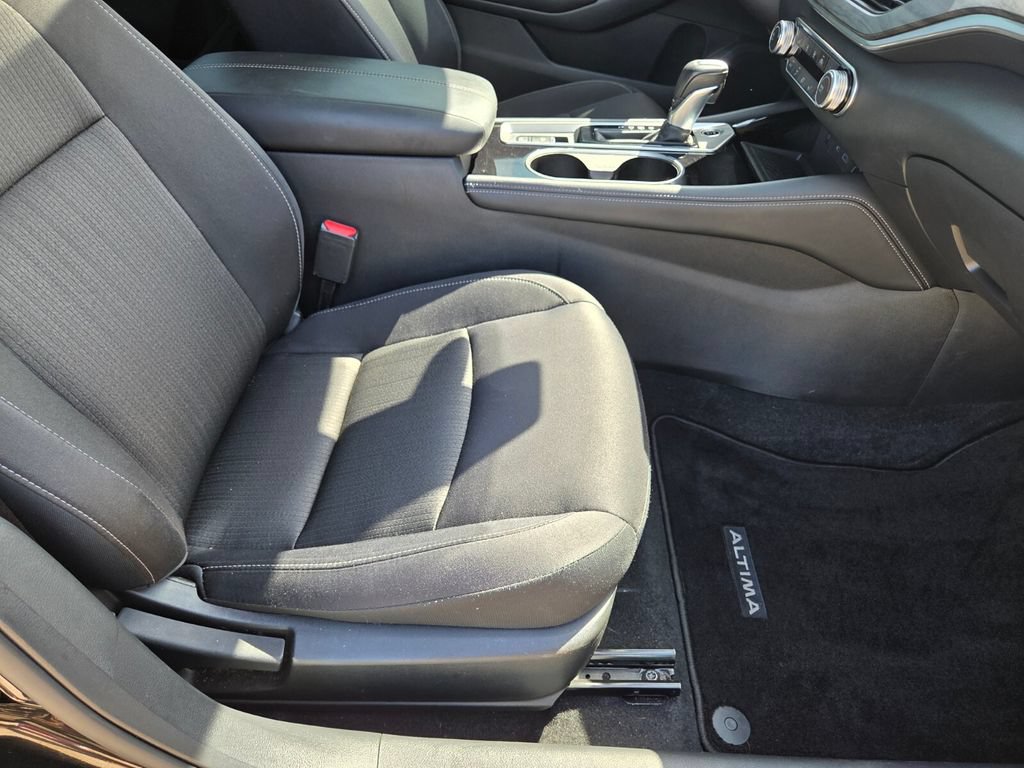 Used 2024 Nissan Altima 2.5 SV w/ SV Premium Package FWD image 34