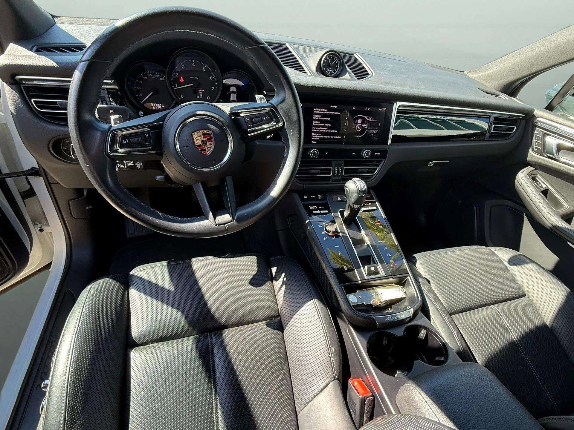 Used 2024 Porsche Macan image 4