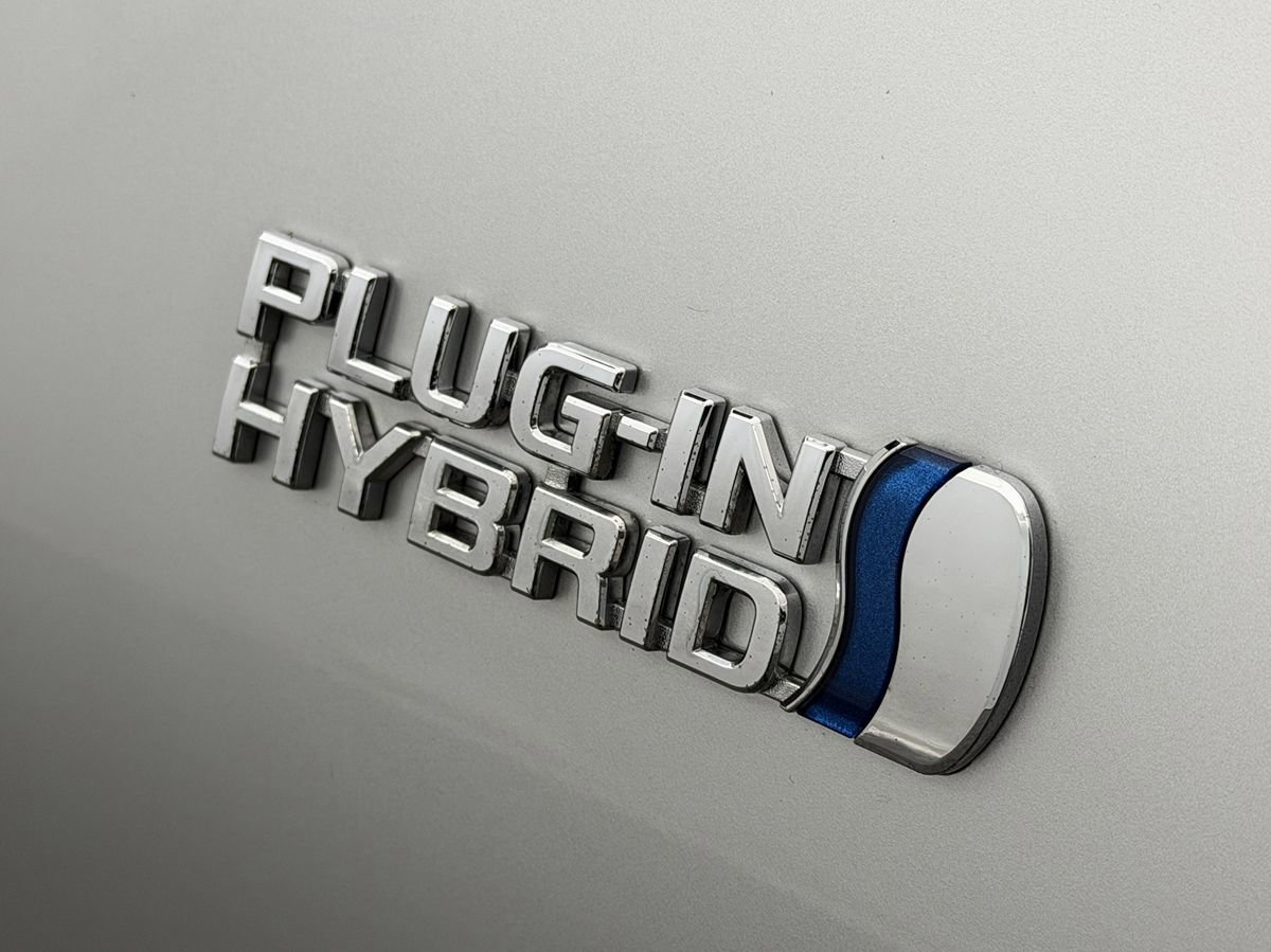 Used 2017 Toyota Prius Prime Advanced FWD image 6