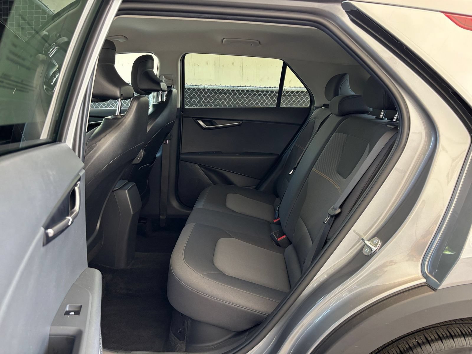 Used 2026 Kia Niro LX FWD image 25