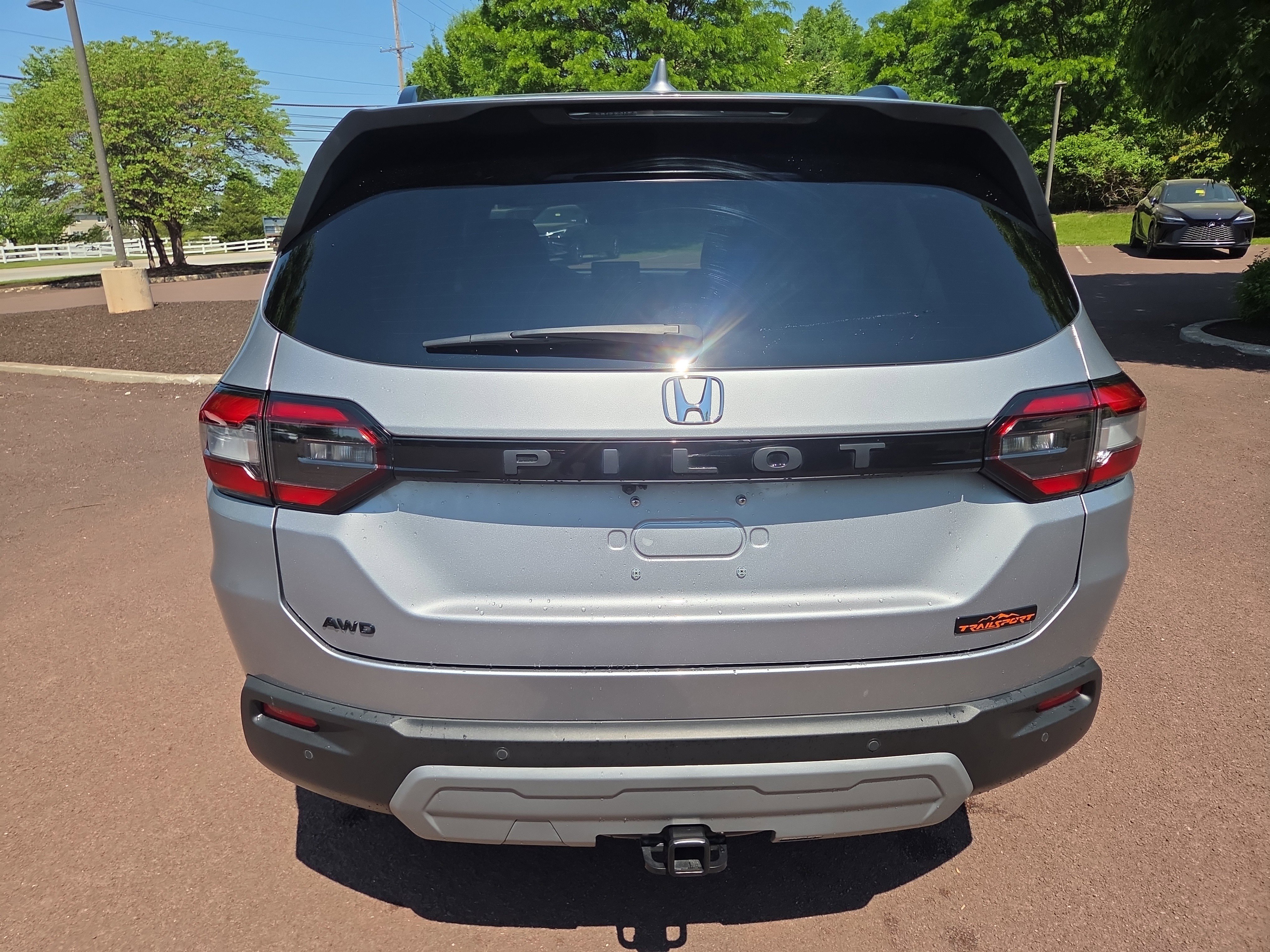 Used 2025 Honda Pilot TrailSport image 4