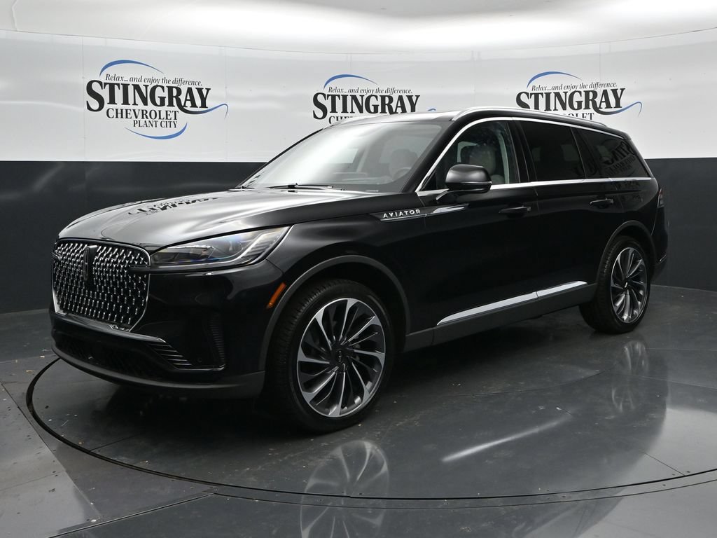 Used 2026 Lincoln Aviator Reserve AWD/4WD image 3