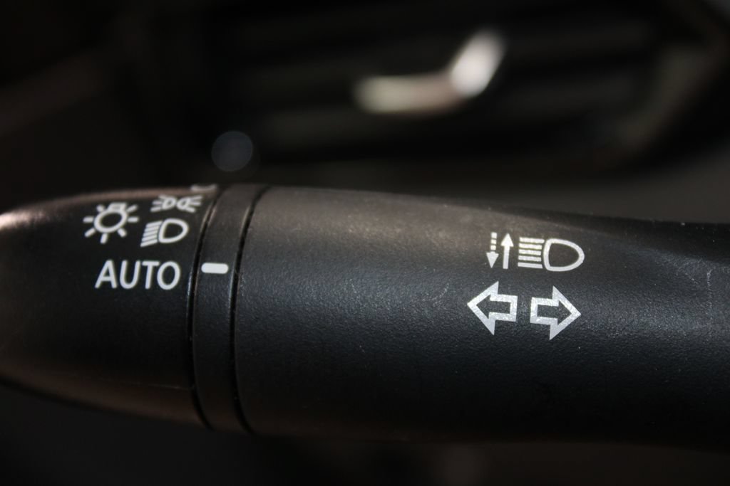 Used 2024 Nissan Sentra SV FWD image 33